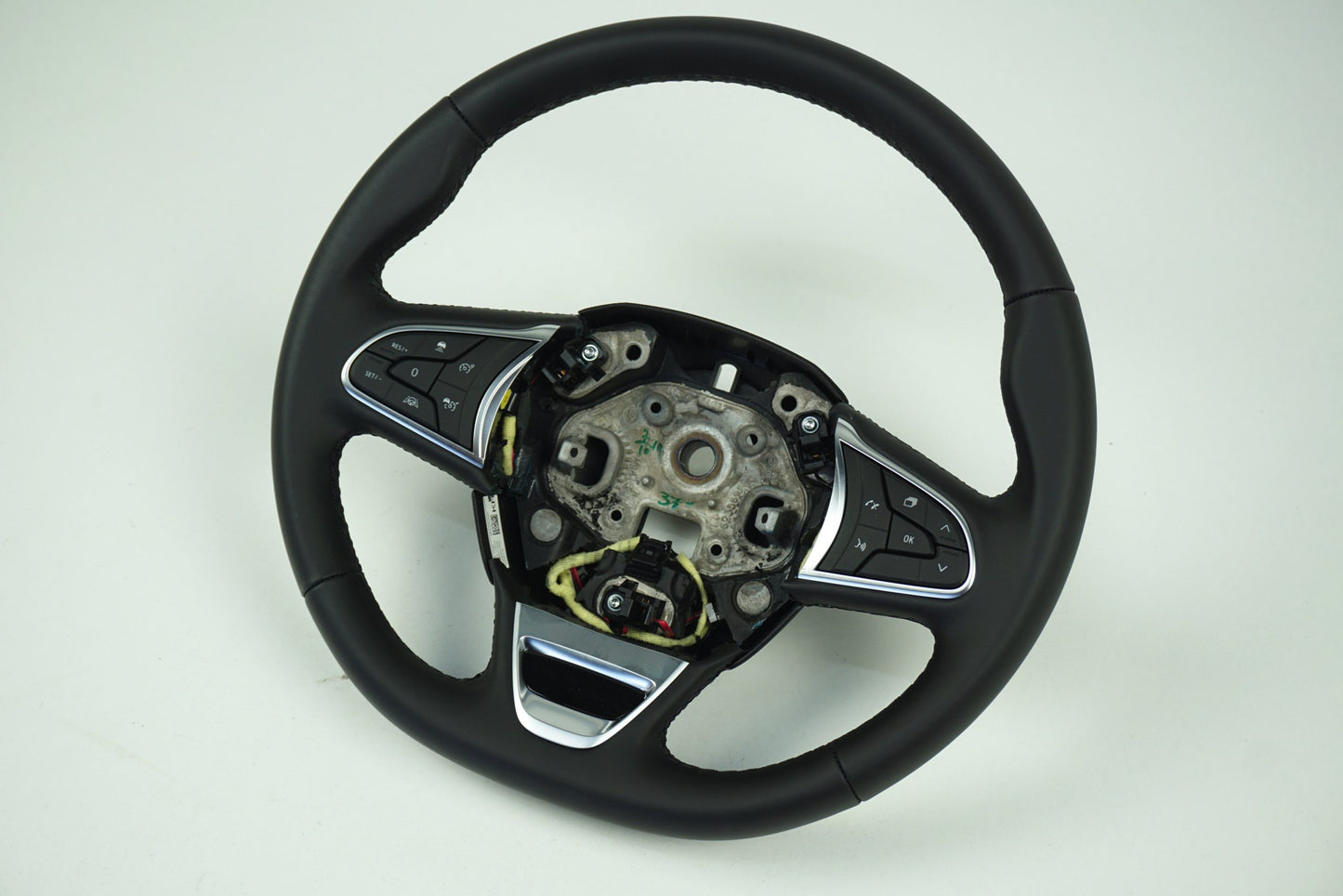 Pièce d'origine Volant cuir pour Renault Talisman Megane IV Espace V 484008483R