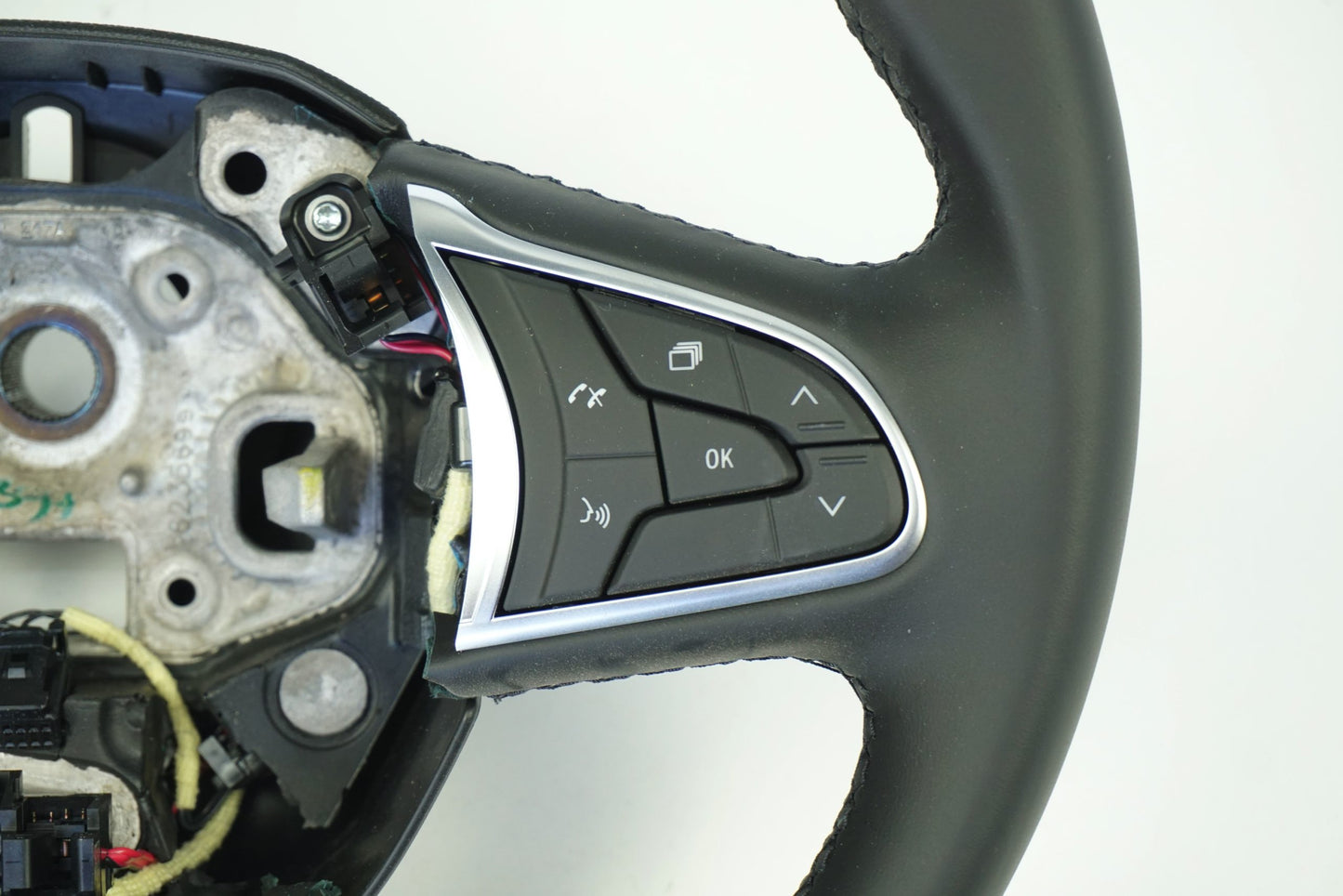 Pièce d'origine Volant cuir pour Renault Talisman 484009066R