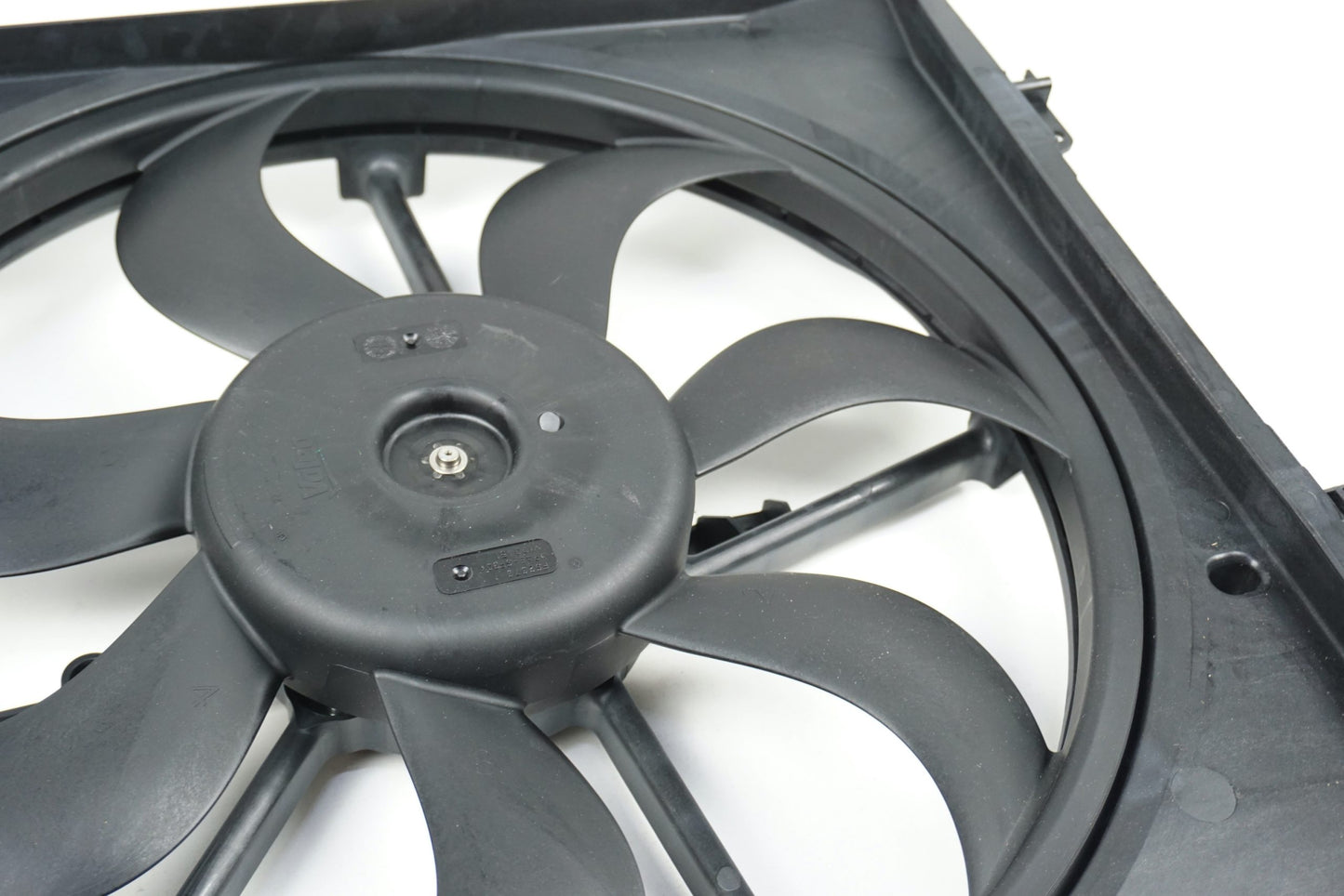 Pièce d'origine Ventilateur de radiateur pour Nissan X-Trail T32 Qashqai J11 214814EB0A