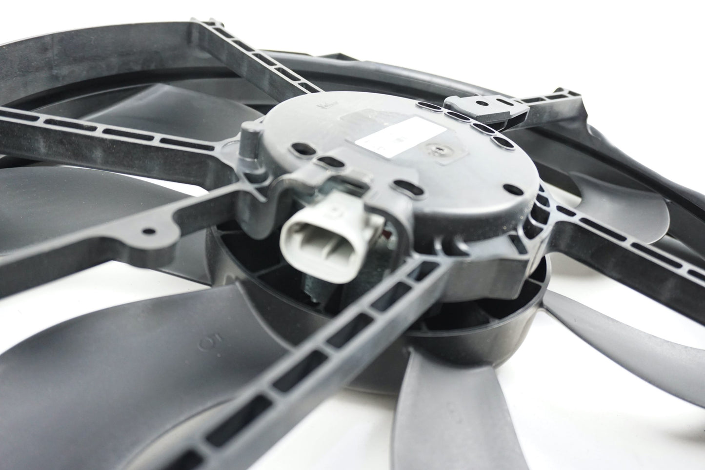 Pièce d'origine Ventilateur de radiateur pour Nissan X-Trail T32 Qashqai J11 214814EB0A