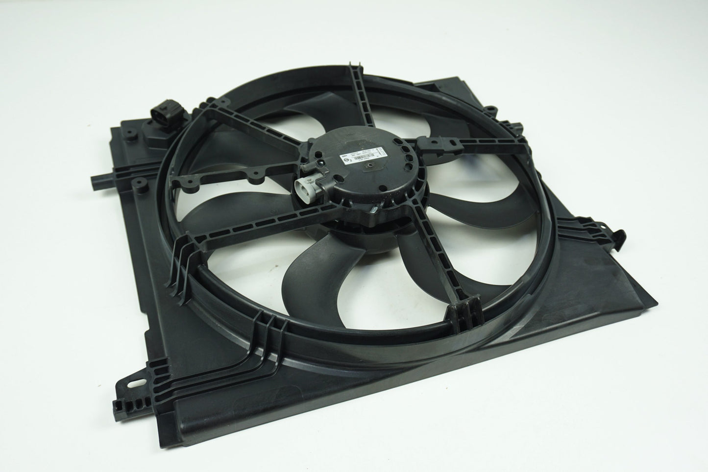Pièce d'origine Ventilateur de radiateur pour Nissan X-Trail T32 Qashqai J11 214814EB0A