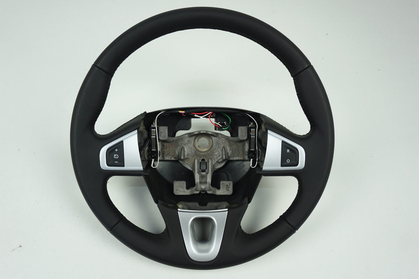 Pièce d'origine Volant cuir pour Renault Megane III 484001175R