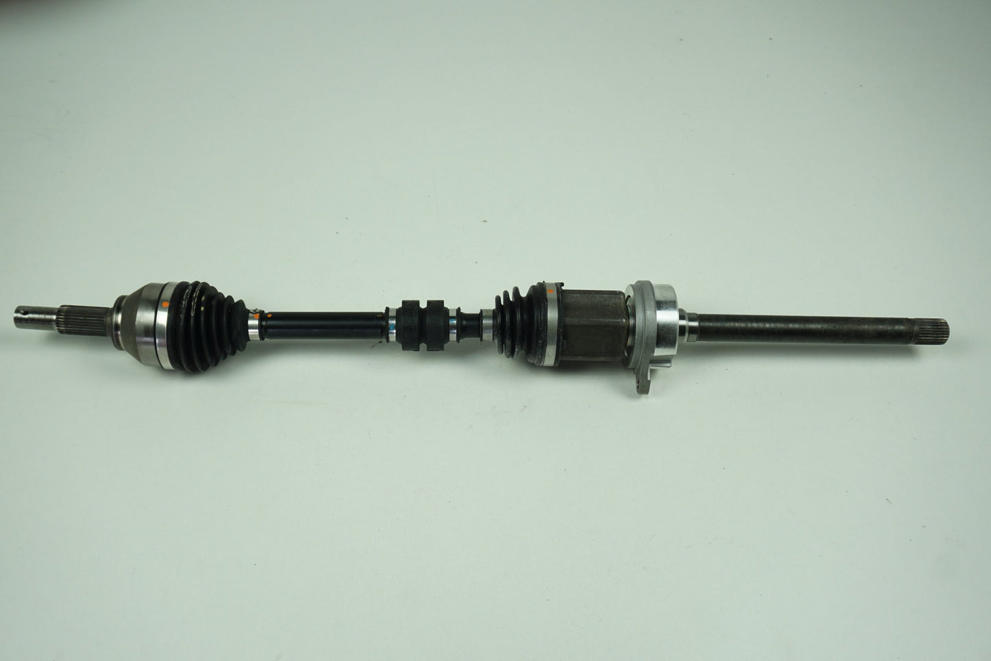 Pièce d'origine Cardan droit pour Nissan Primera P12 2.0 8H315_W011