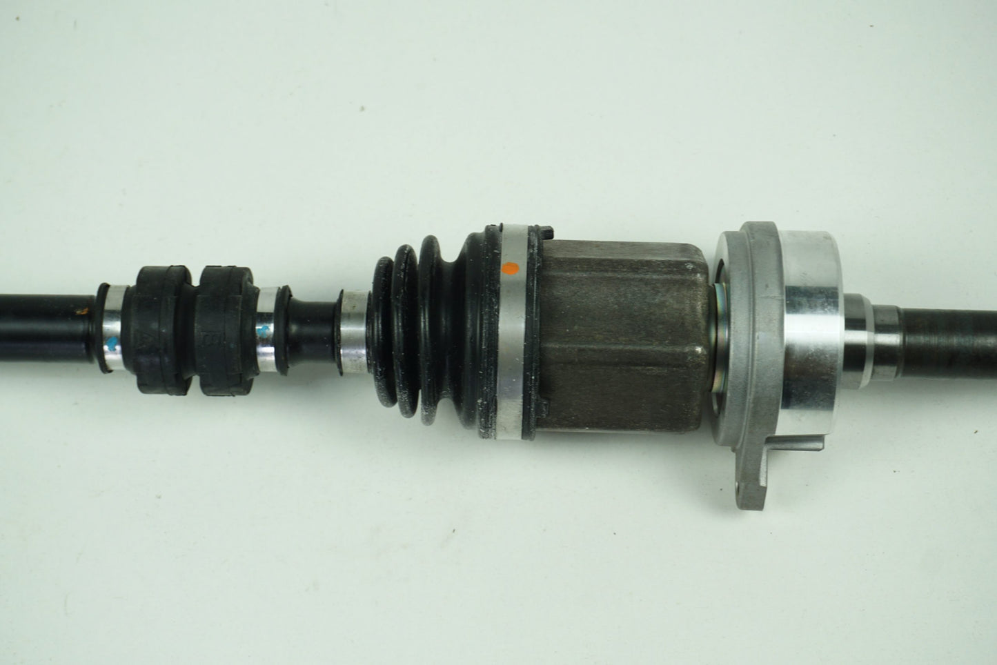 Pièce d'origine Cardan droit pour Nissan Primera P12 2.0 8H315_W011