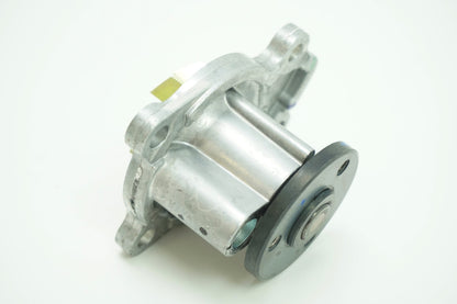 Pièce d'origine Pompe à eau pour Renault Nissan Dacia 210108030R