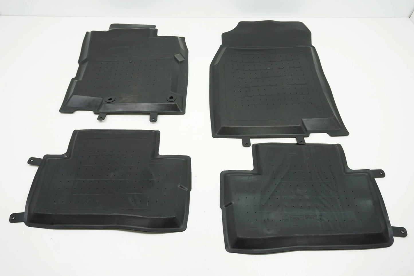 Pièce d'origine Tapis de sol caoutchouc pour Renault Kadjar 8201495015
