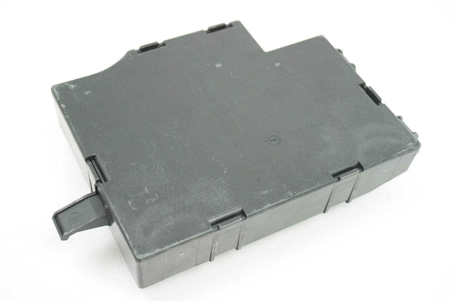 Pièce d'origine Calculateur UCH d'électronique centrale pour Renault Trafic Opel Vivaro 8201140808