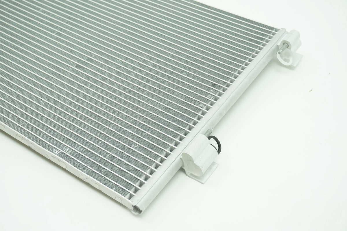 Pièce d'origine Condenseur de climatisation pour Renault Laguna III 921100002R