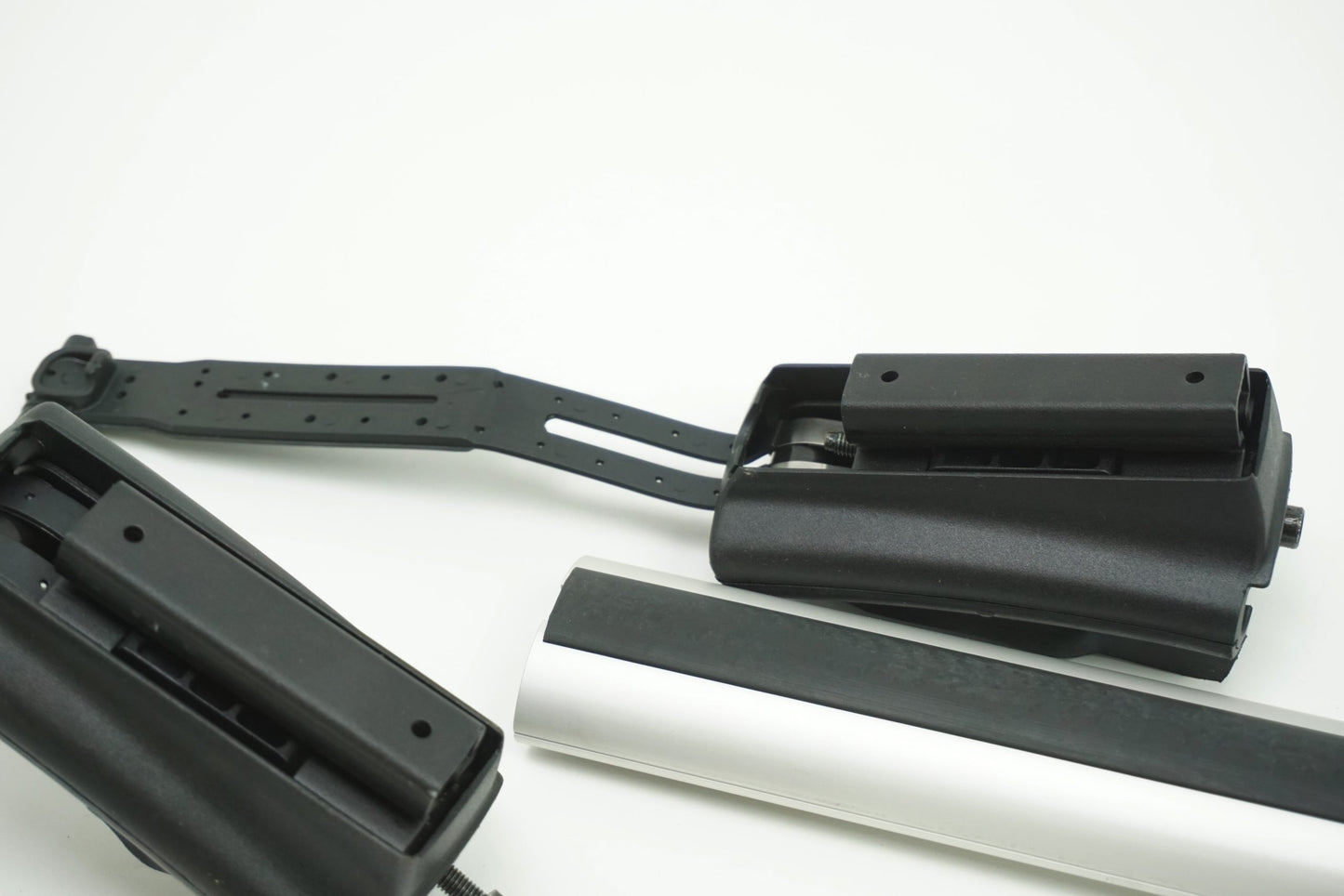 Pièce d'origine Barres de toit aluminium transversales pour Renault Megane Scenic III Grand 7711426186