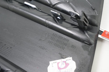 Pièce d'origine Grille d'aile droite pour Mercedes SL 63 AMG R231 A2316903400