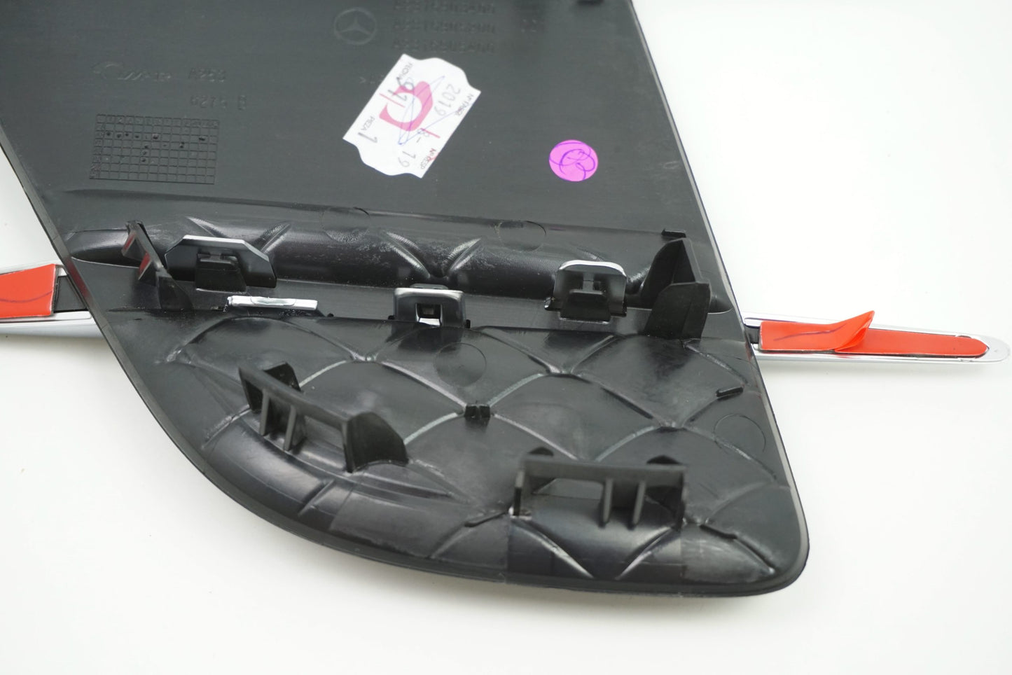 Pièce d'origine Grille d'aile droite pour Mercedes SL 63 AMG R231 A2316903400