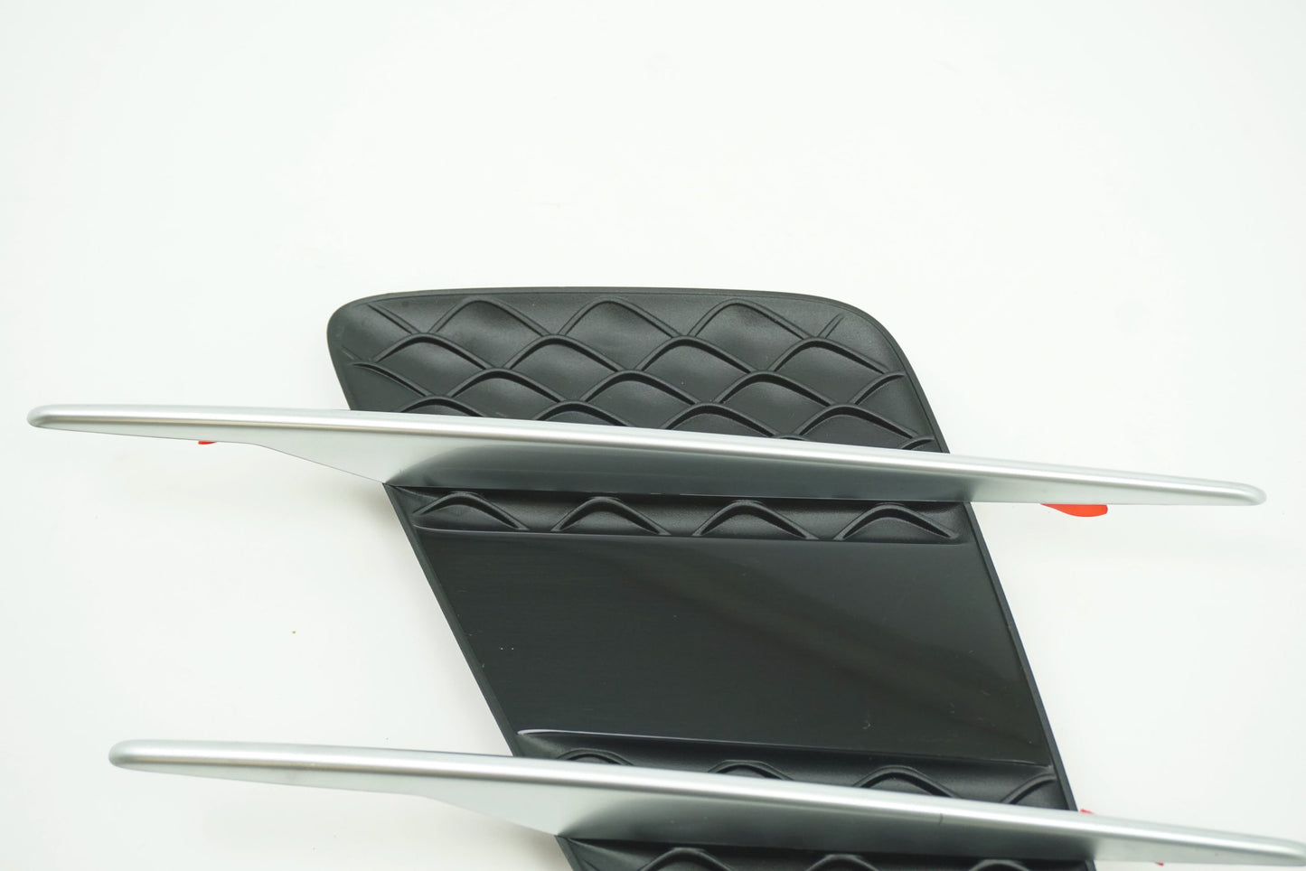 Pièce d'origine Grille d'aile gauche pour Mercedes SL 63 AMG R231 A2316903300