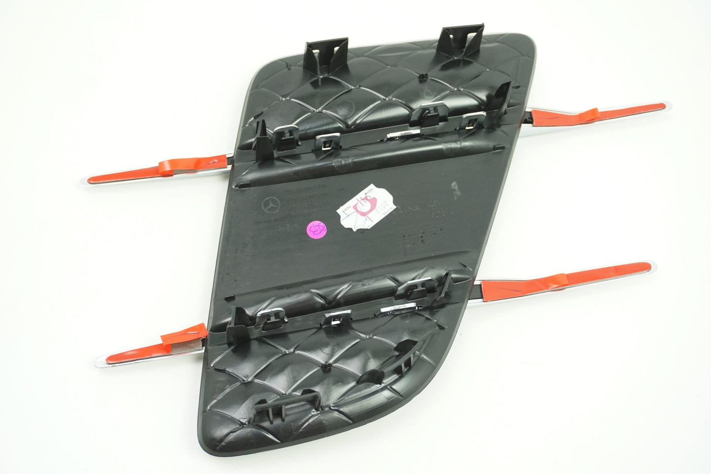 Pièce d'origine Grille d'aile gauche pour Mercedes SL 63 AMG R231 A2316903300