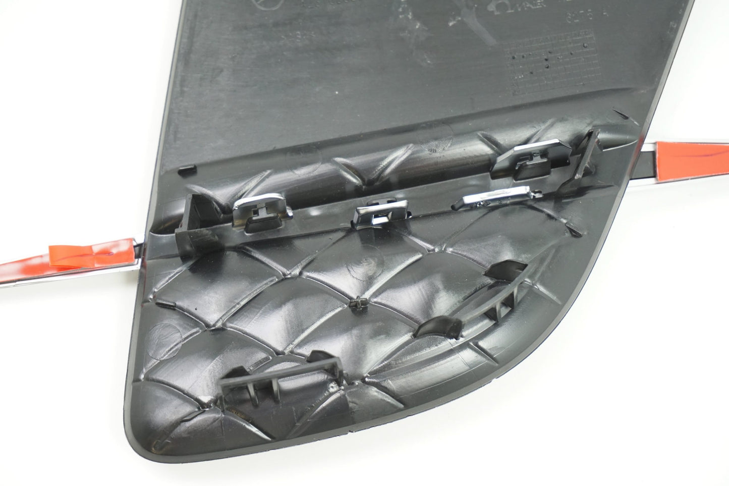 Pièce d'origine Grille d'aile gauche pour Mercedes SL 63 AMG R231 A2316903300