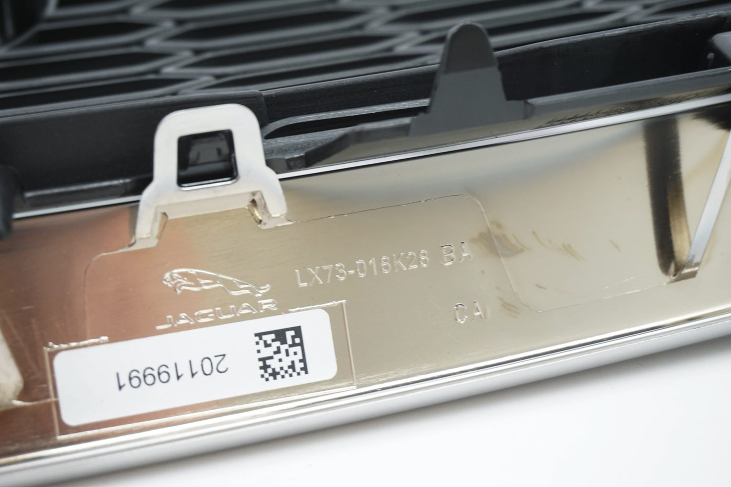 Pièce d'origine Calandre pour Jaguar XE LX73-018K28-BA