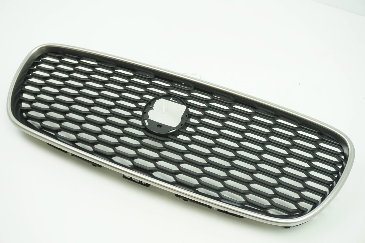 Pièce d'origine Calandre pour Jaguar XE LX73-018K28-BA