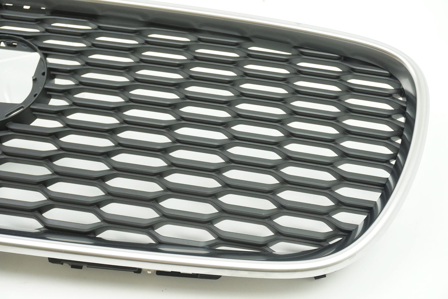 Pièce d'origine Calandre pour Jaguar XE LX73-018K28-BA