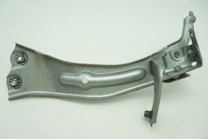 Pièce d'origine Support d'aile droite pour Audi TT 8S0 8S0821132_