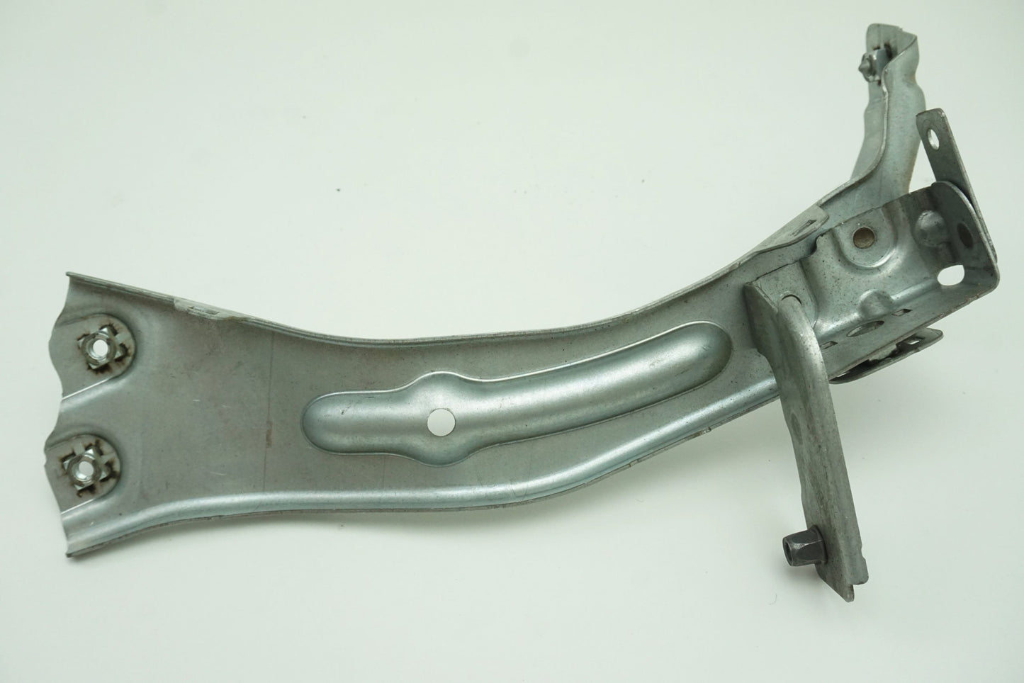Pièce d'origine Support d'aile droite pour Audi TT 8S0821132