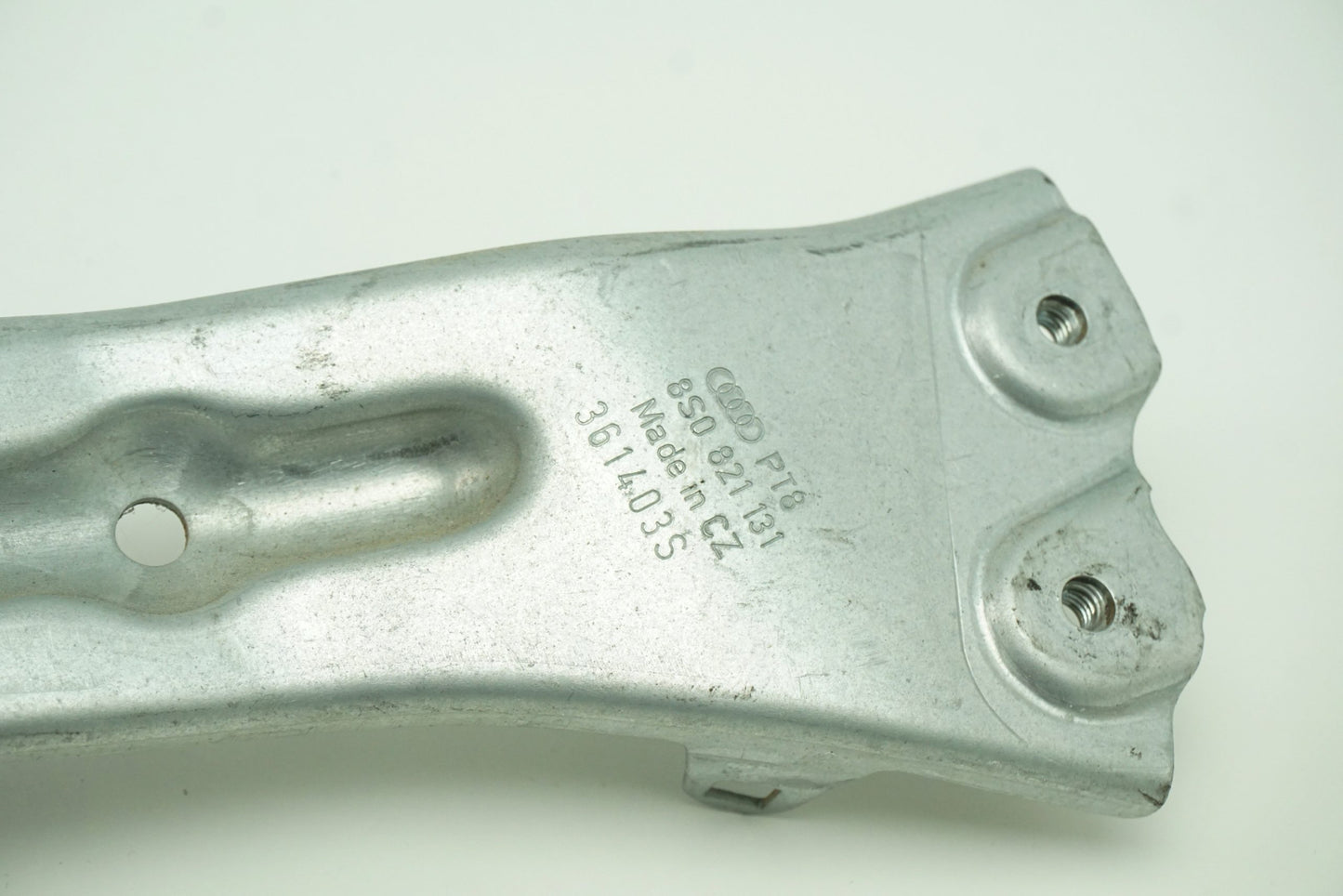 Pièce d'origine Support d'aile gauche pour Audi TT 8S0821131