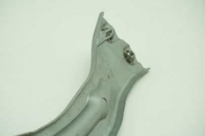 Pièce d'origine Support d'aile gauche pour Audi TT 8S0821131
