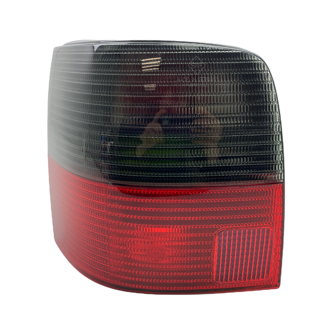 Pièce d'origine Feu arrière gauche pour VW Passat B5 3B9945095R