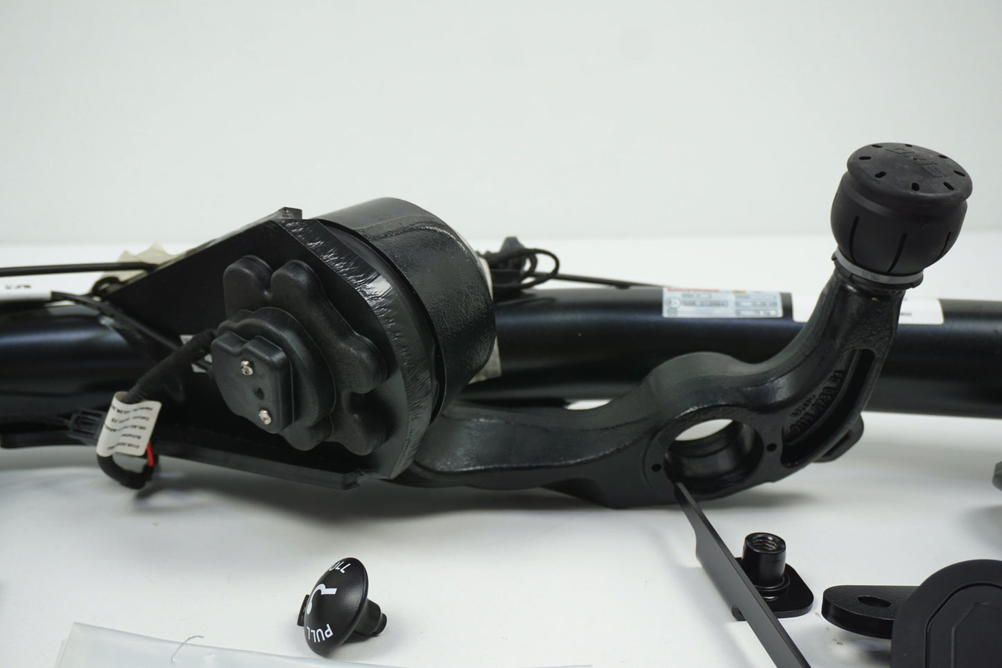Pièce d'origine Attelage escamotable pour Renault Megane IV Grandtour 8201630479
