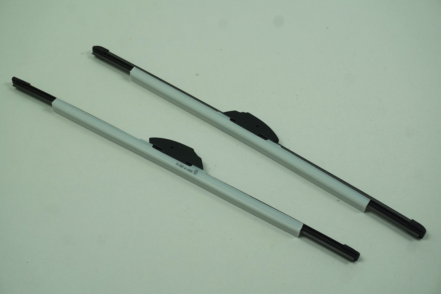 Pièce d'origine Balais d'essuie-glace avant pour Renault Kangoo II 288909916R