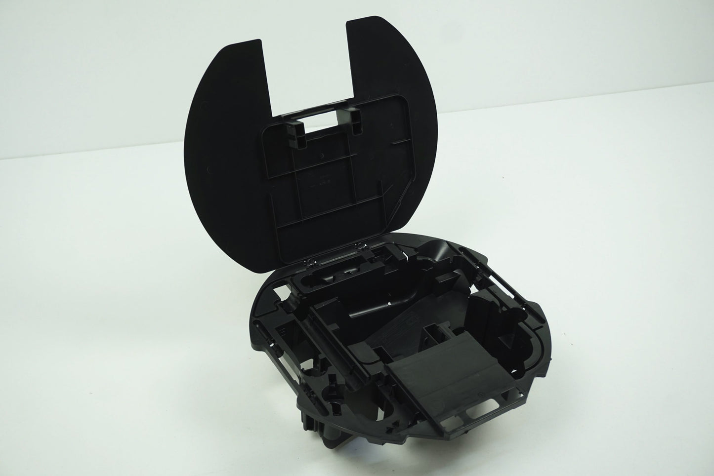 Pièce d'origine Bac de coffre pour Renault Clio III 8200225839