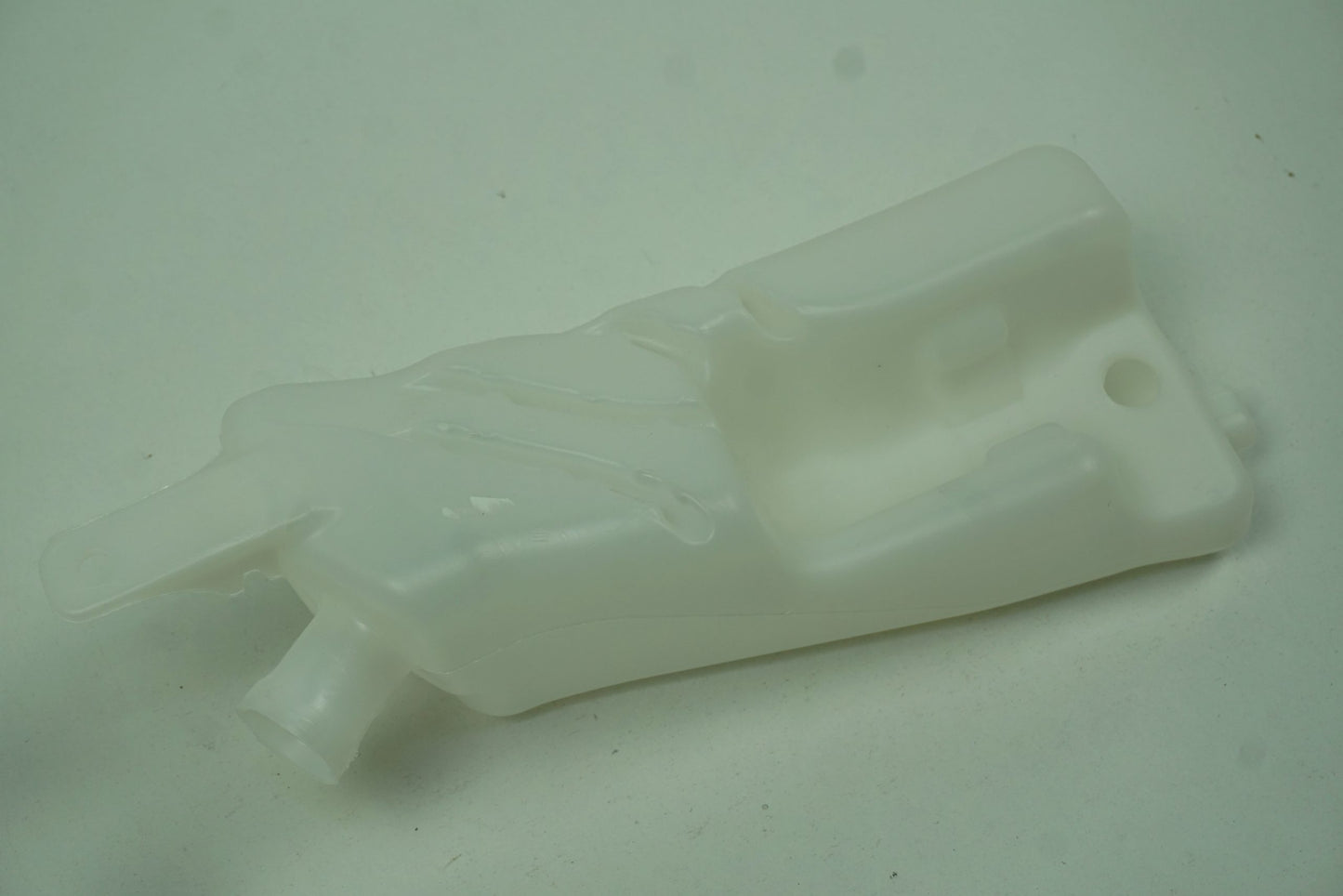 Pièce d'origine Réservoir de lave-glace pour Renault Clio III Modus 7701058023