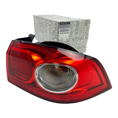 Pièce d'origine Feu arrière droit pour Renault Laguna II 8200262668