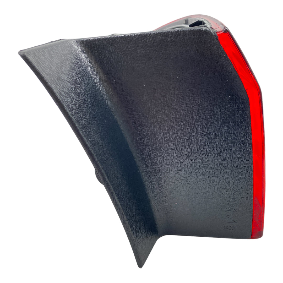 Pièce d'origine Feu arrière droit pour Renault Laguna II 8200262668