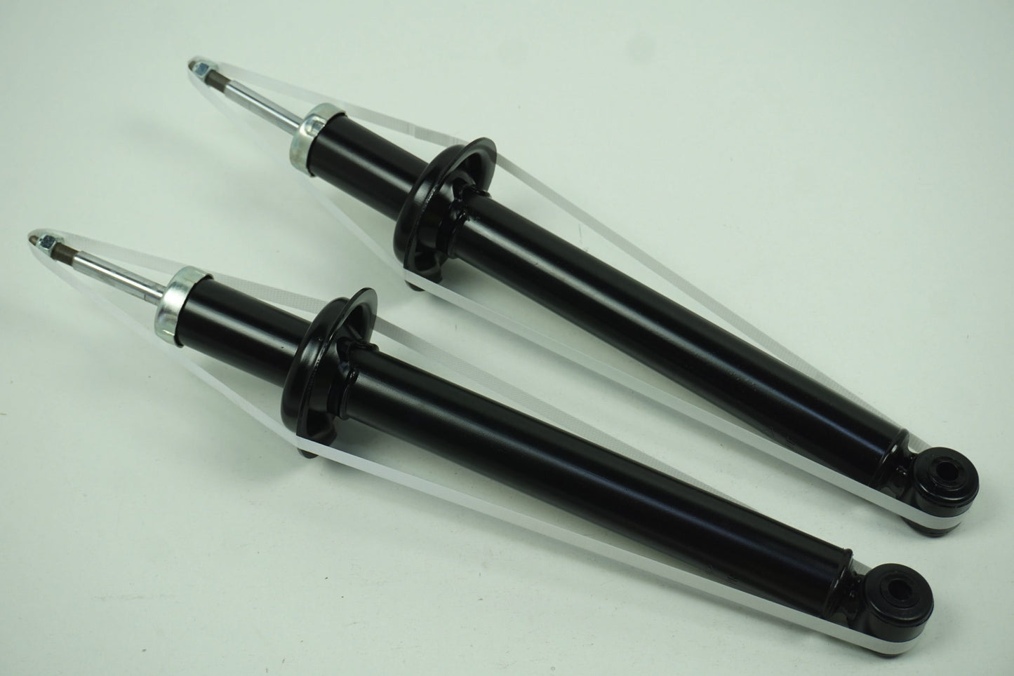 Pièce d'origine Jeu d'amortisseurs arrière pour Renault Twingo I 562108040R 562108017R