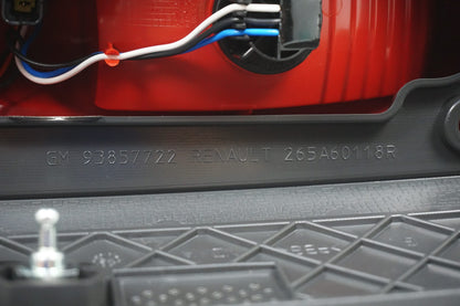 Pièce d'origine Feu arrière gauche pour Renault Trafic II Opel Vivaro Nissan Primastar 265A60101R