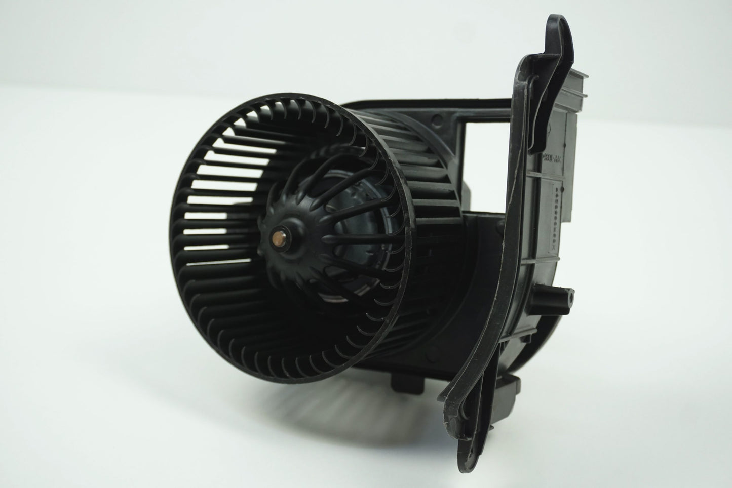 Pièce d'origine Moteur de pulseur d'habitacle pour Renault Clio II 7701051270