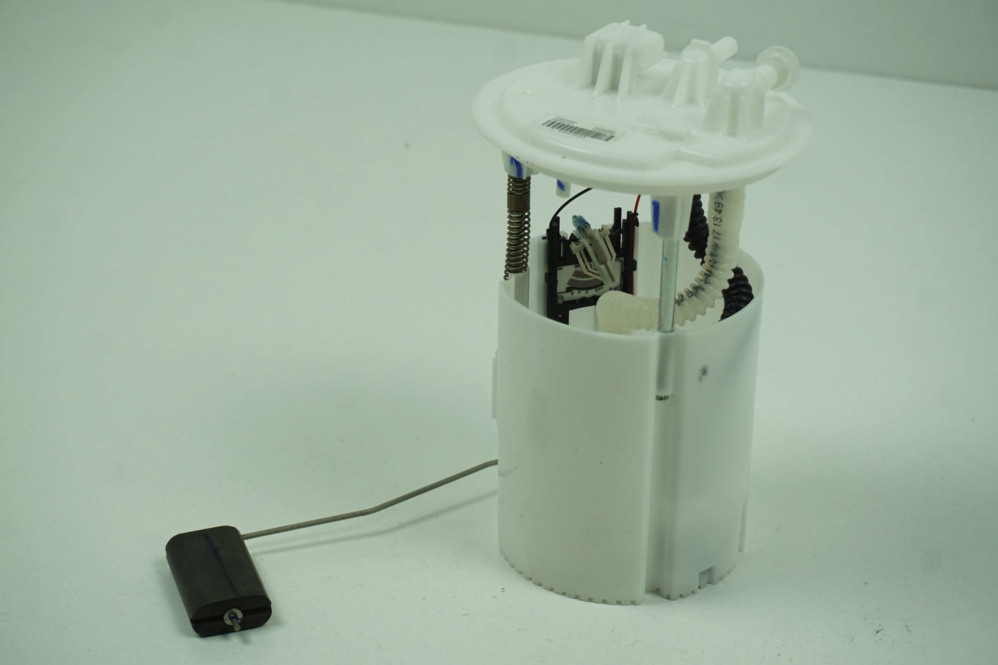 Pièce d'origine Pompe à carburant pour Renault Megane III 172020033R