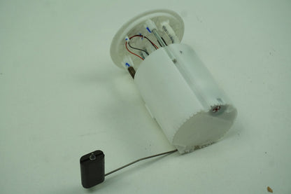 Pièce d'origine Pompe à carburant pour Renault Megane III 172020033R