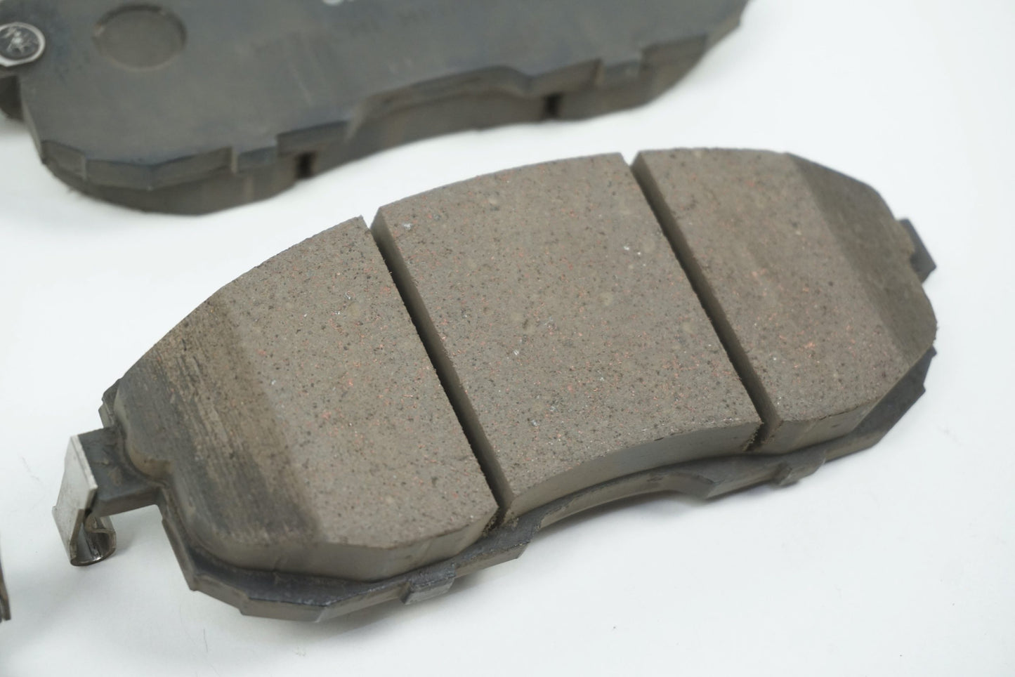 Pièce d'origine Jeu de plaquettes de frein avant pour Nissan Juke Cube Pulsar 410601605R