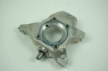 Pièce d'origine Porte-fusée avant droit pour Renault Clio III RS 7701208960