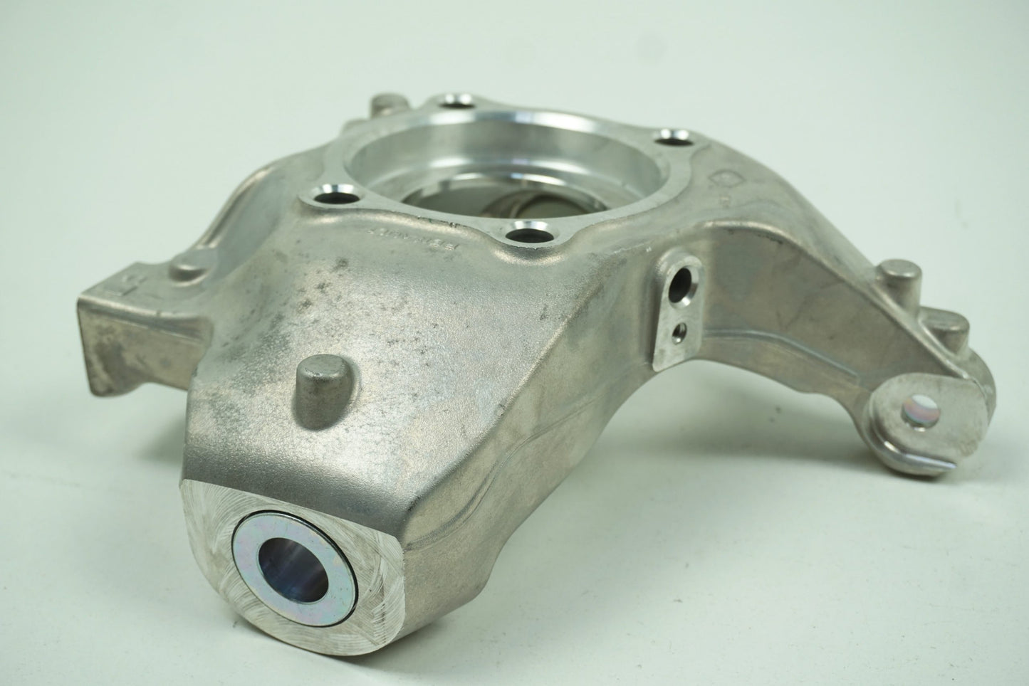 Pièce d'origine Porte-fusée avant droit pour Renault Clio III RS 7701208960