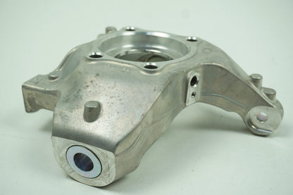 Pièce d'origine Porte-fusée avant droit pour Renault Clio III RS 7701208960