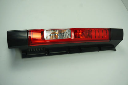 Pièce d'origine Feu arrière gauche de hayon pour Renault Trafic II Opel Vivaro 265A60128R