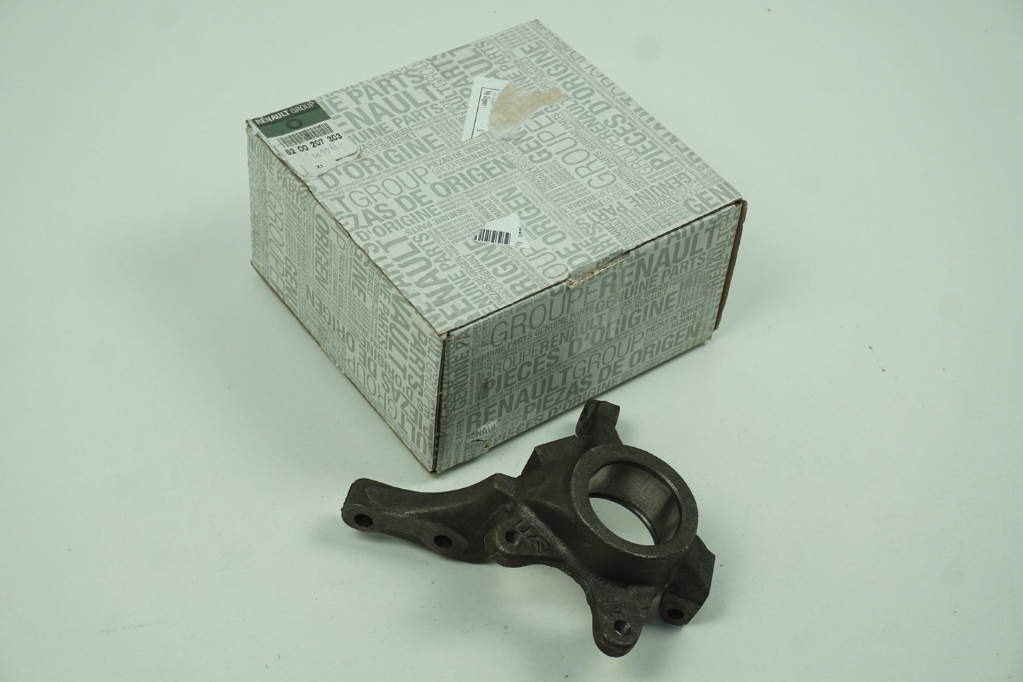 Pièce d'origine Porte-fusée avec rotule de suspension pour Renault Clio Twingo 8200207303