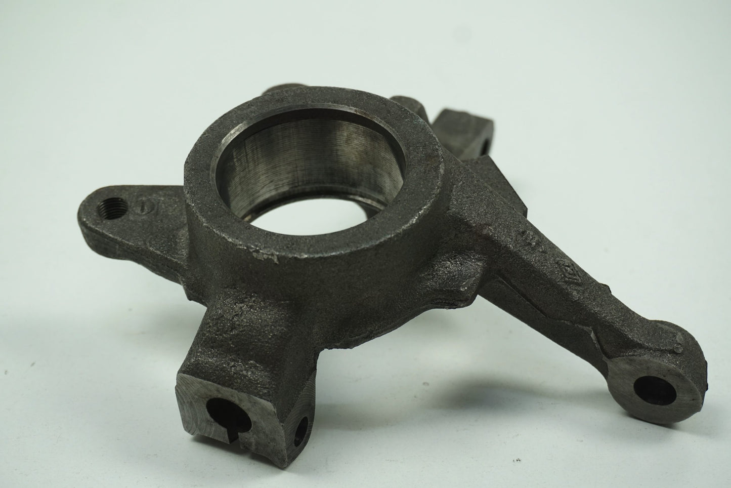 Pièce d'origine Porte-fusée avec rotule de suspension pour Renault Clio Twingo 8200207303