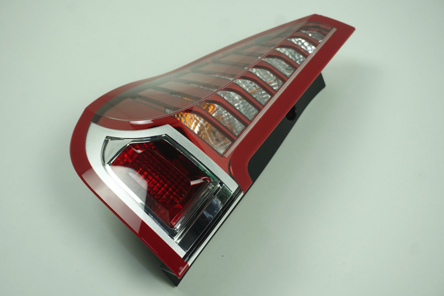 Pièce d'origine Feu arrière gauche pour Renault Scenic III 265550013R