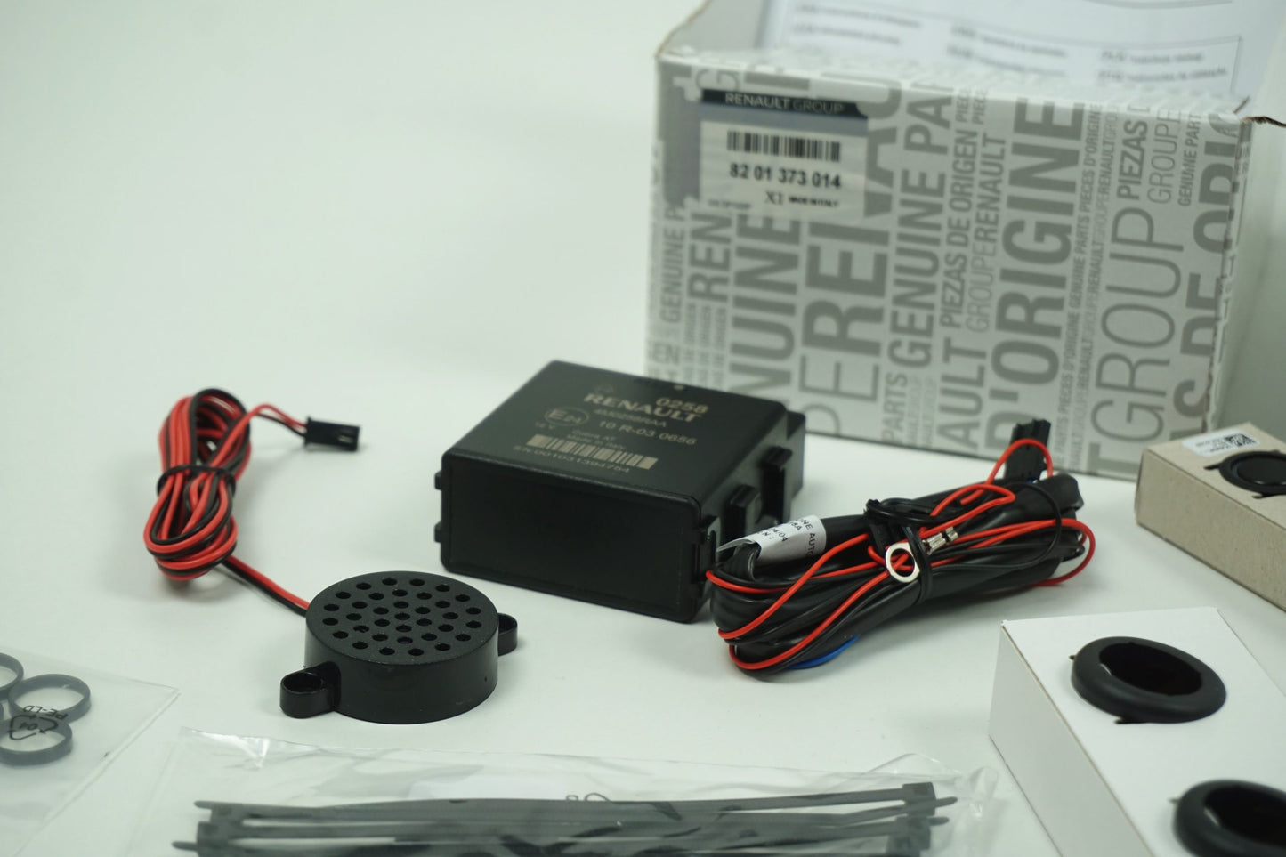 Pièce d'origine Kit de capteurs de stationnement pour Renault 8201373014