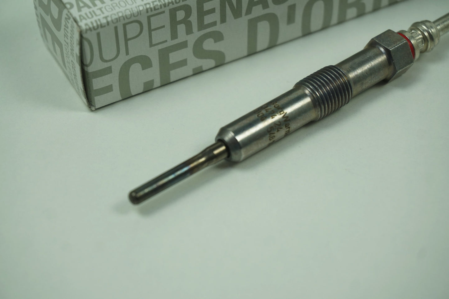 Pièce d'origine Bougie de préchauffage pour Renault 110654876R
