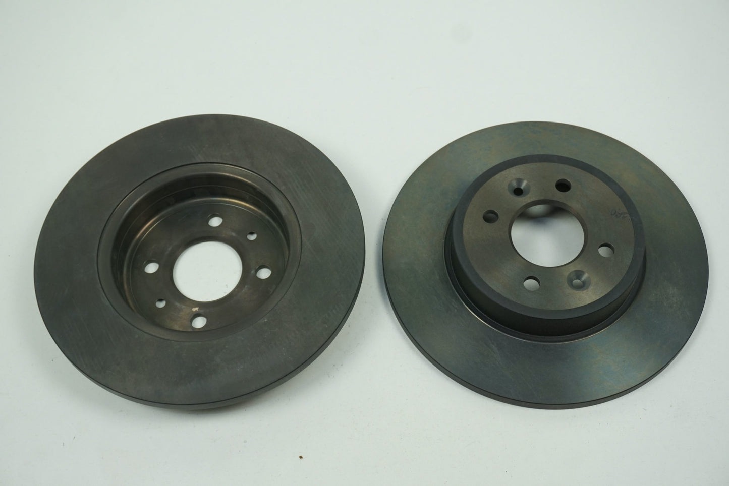 Pièce d'origine Jeu de disques de frein arrière pour Renault Kangoo 4x4 7701207227