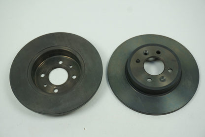 Pièce d'origine Jeu de disques de frein arrière pour Renault Kangoo 4x4 7701207227