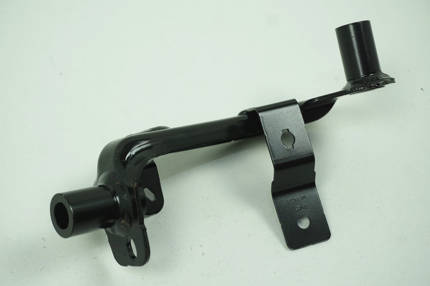 Pièce d'origine Fixation de berceau droit pour Renault Kangoo 8200587029